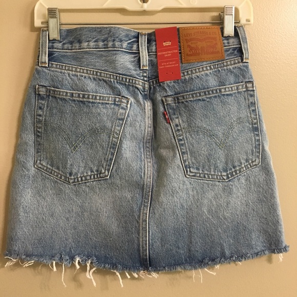 Levis denim skirt - Picture 3 of 3